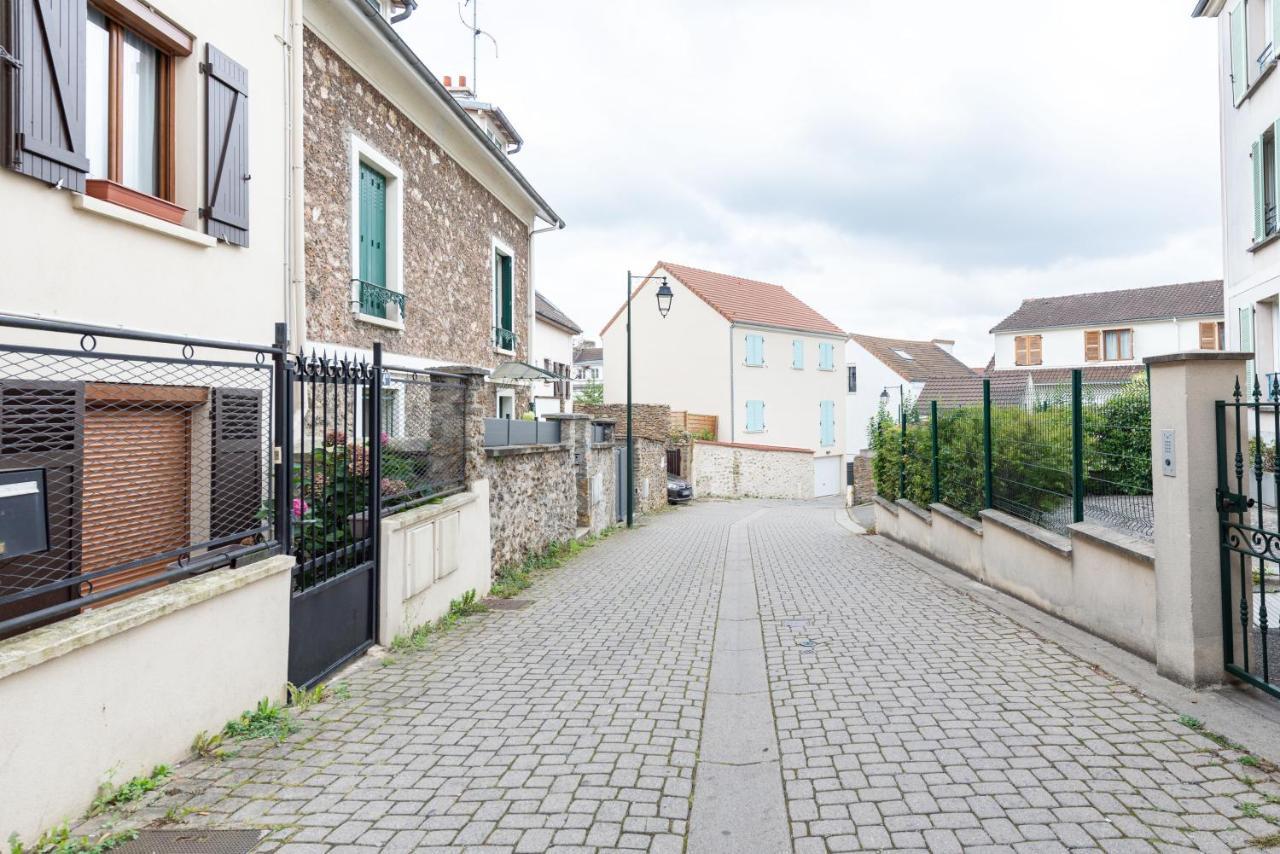Appart'Hotel Versailles Saint Cyr L'Ecole - Gare Sncf A 100M Et Parking Prive Exterior foto